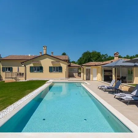 House Mateo With Private Pool