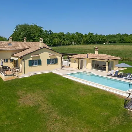 House Mateo With Private Pool