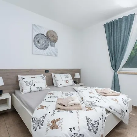 House Mateo With Private Pool בית נופש *