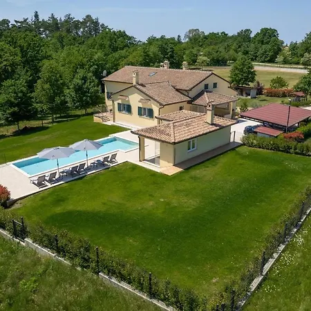 House Mateo With Private Pool