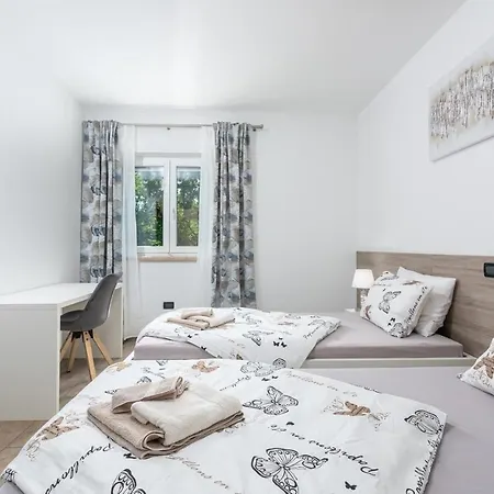 House Mateo With Private Pool Semesterbostad