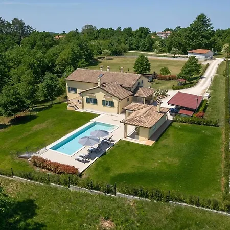 בית נופש House Mateo With Private Pool Stari Pazin