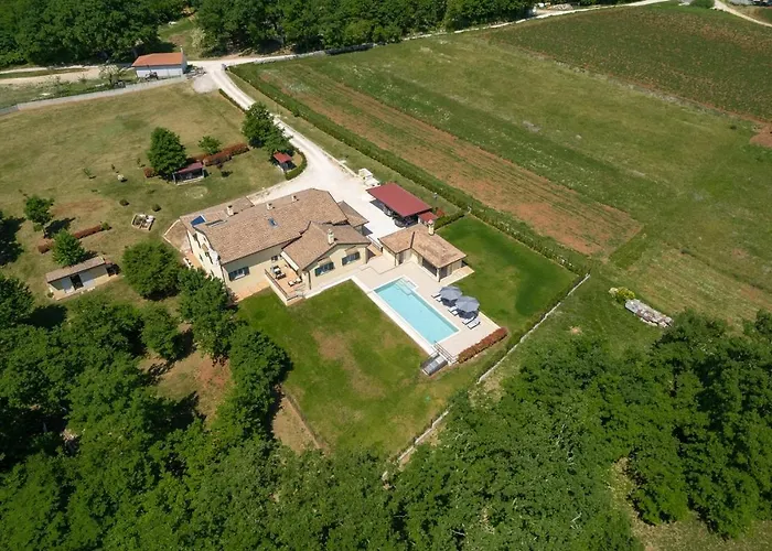 House Mateo With Private Pool